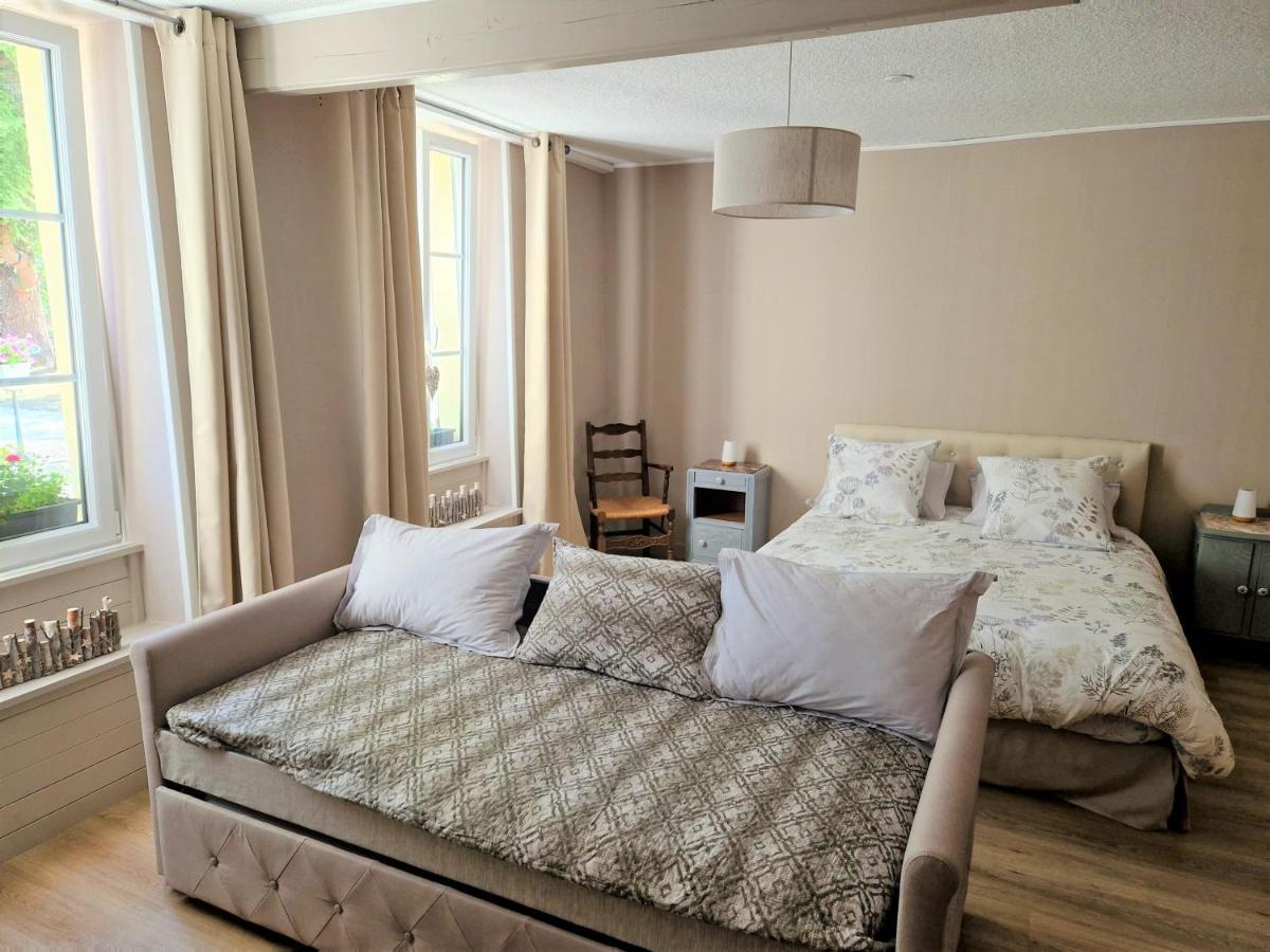 Escale Au Clos Saint Martin De Juillers Gites Et Chambres D'Hotes ภายนอก รูปภาพ