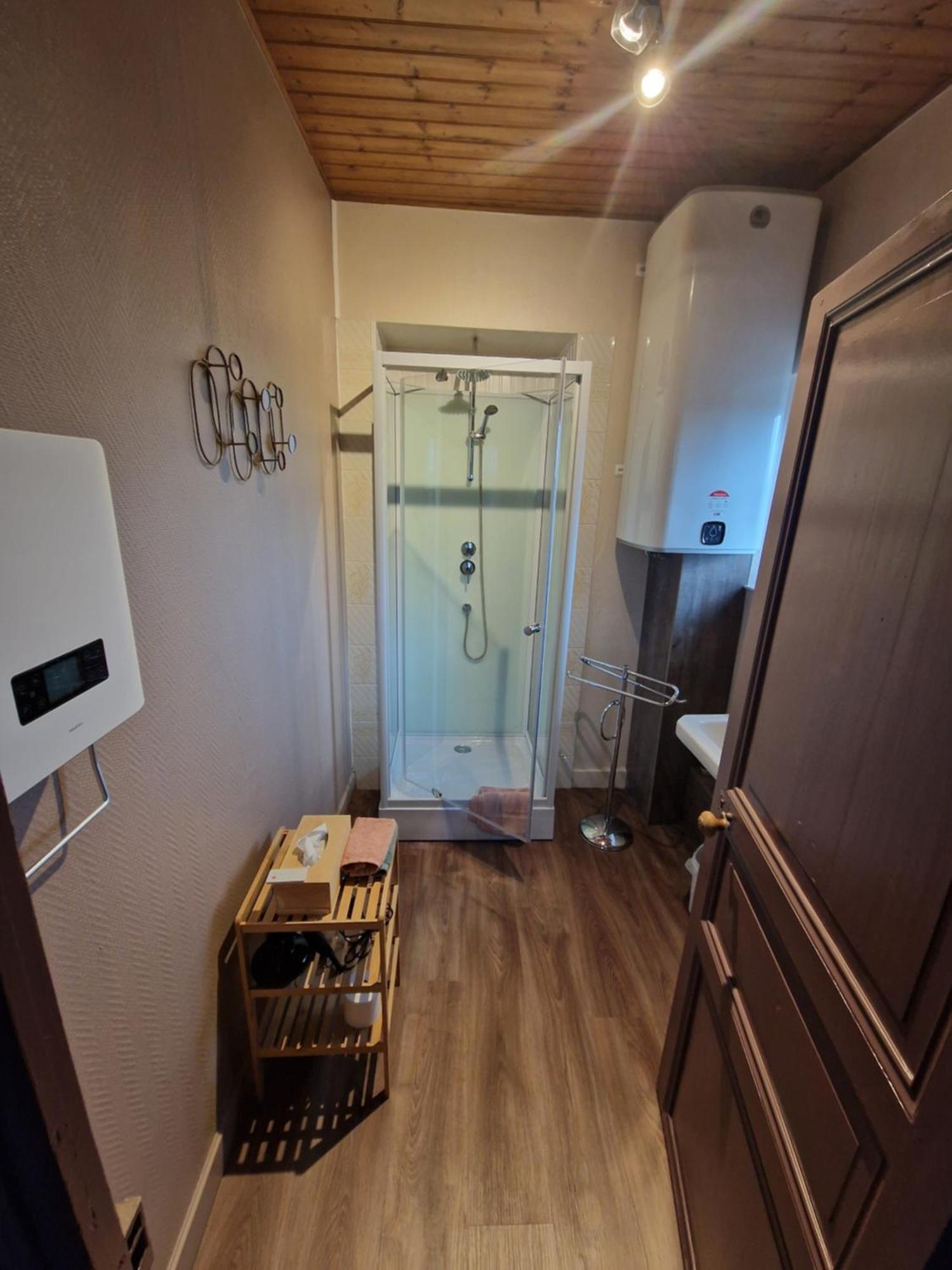 Escale Au Clos Saint Martin De Juillers Gites Et Chambres D'Hotes ภายนอก รูปภาพ